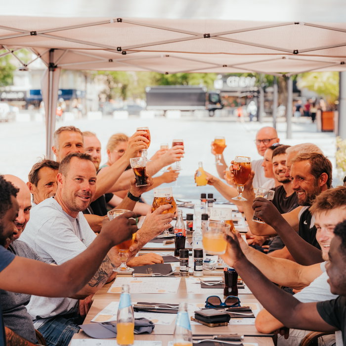 Cet été, on se retrouve en terrasse 🍻☀️ Une planche à partager, un tartare, un carpaccio, un cocktail ou une…